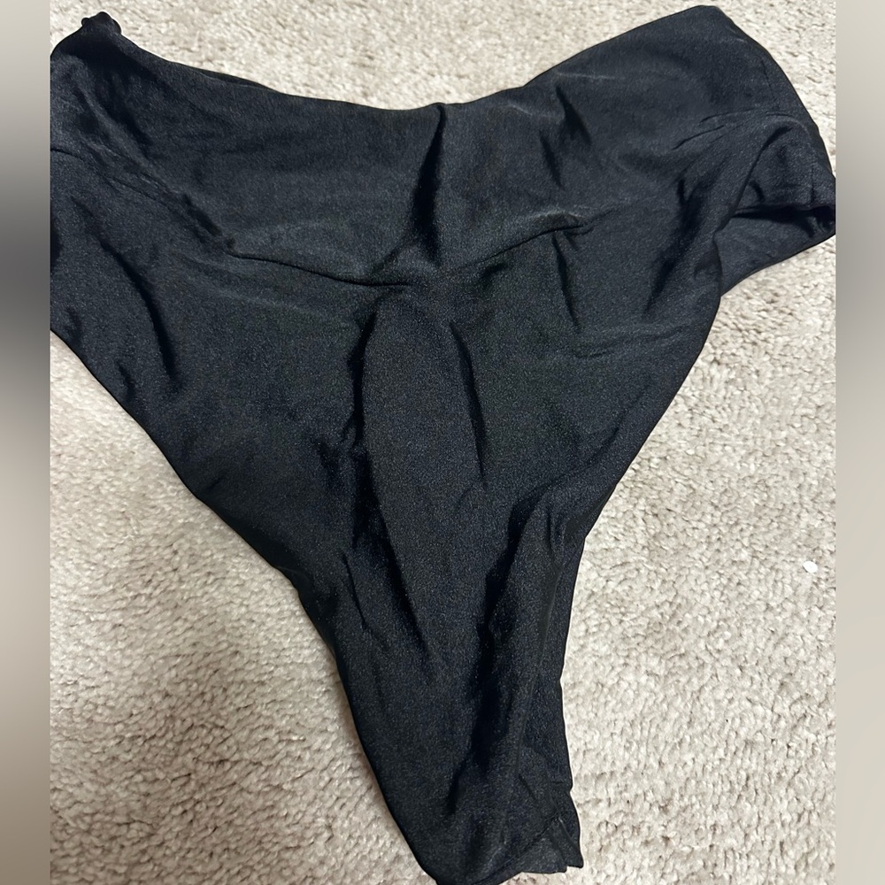 Excellent condition Lovers and Friends bikini! - Picture 5 of 5